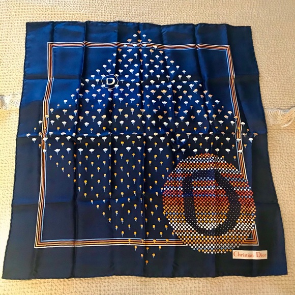 🧣Christian Dior Silk Scarf 🧣 - Picture 4 of 5